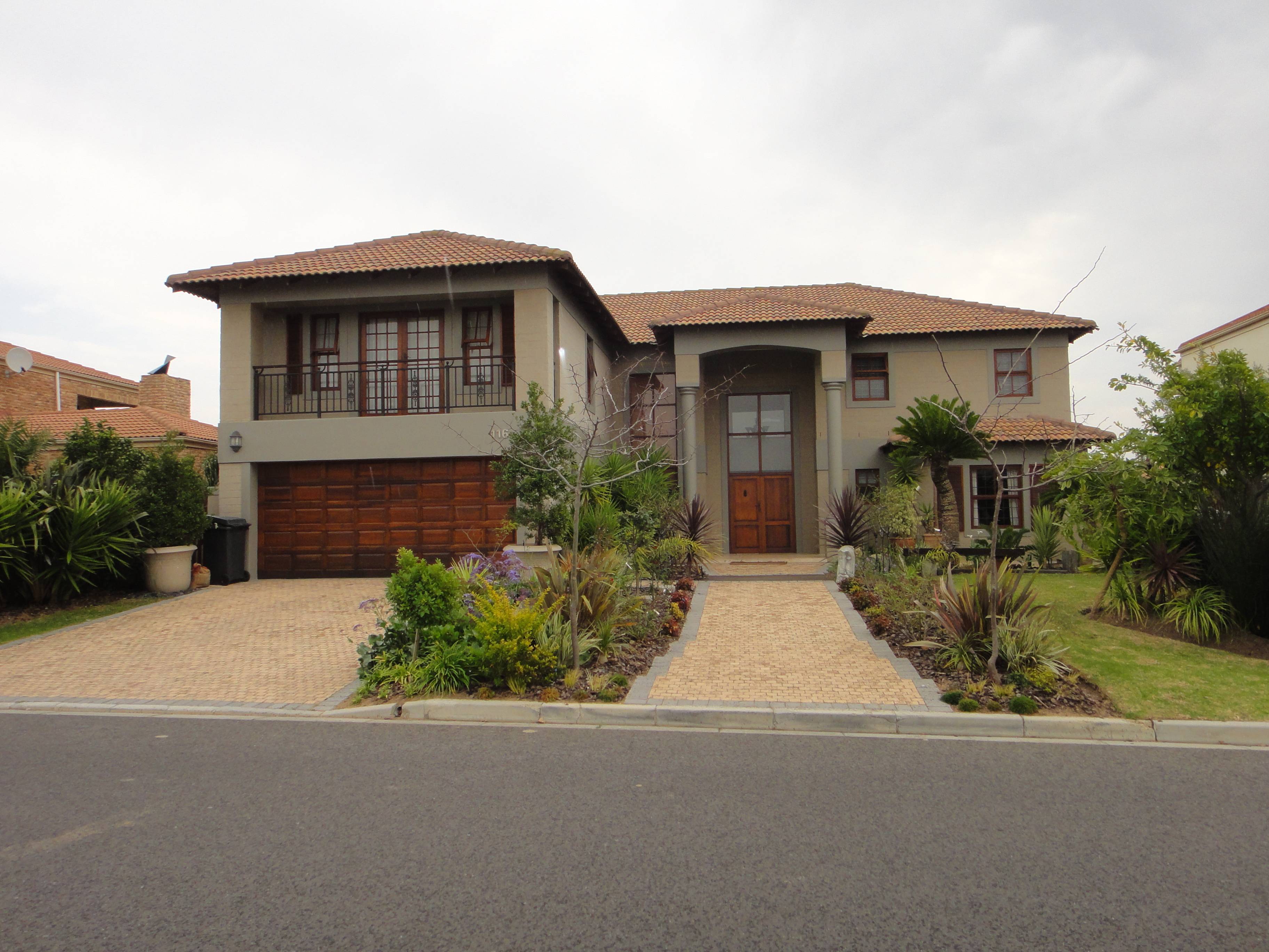 Houses for sale in Goodwood | Call XYZ Properties on 083 111 4454